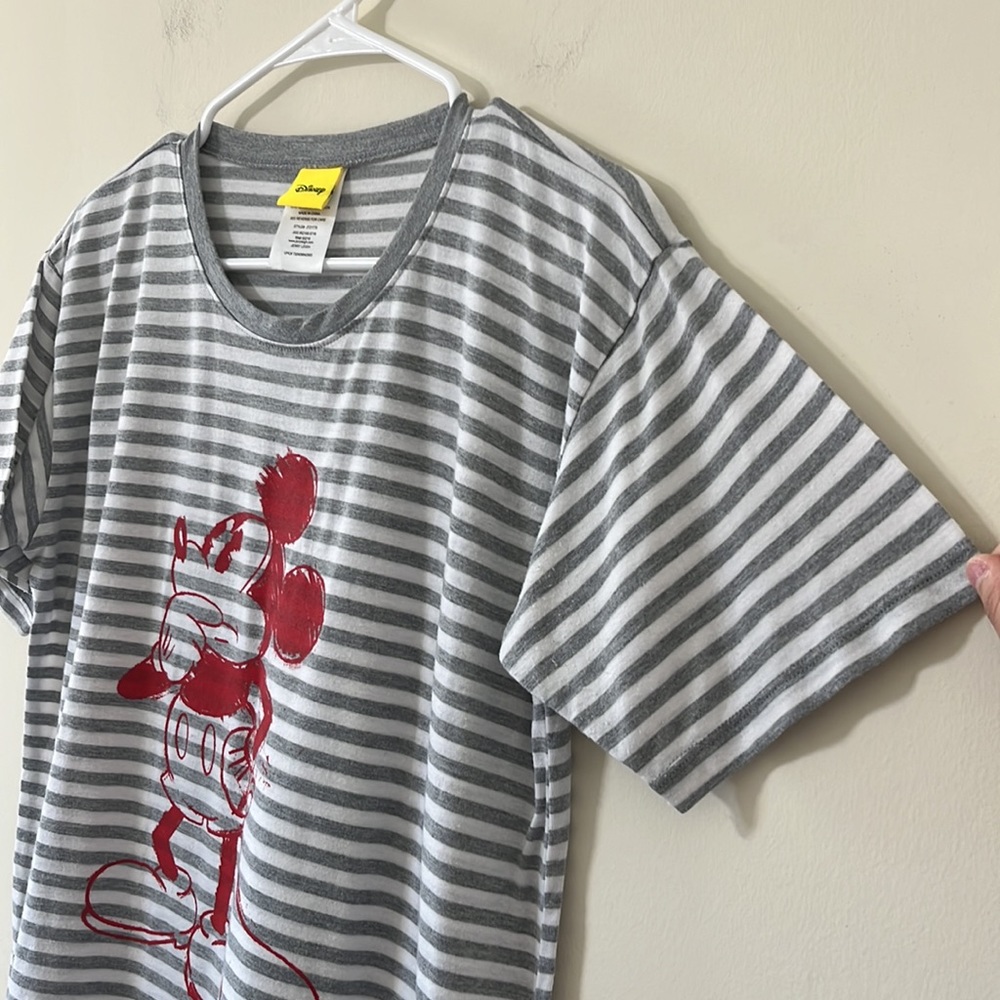 Disney Grey White Striped Red Mickey Mouse Short Sleeve Tee Size Medium - Picture 5 of 8